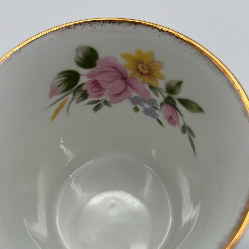 Regal Heritage Bone China Tea Mug with Gold Trim and Floral Pattern - Picture 7 of 10